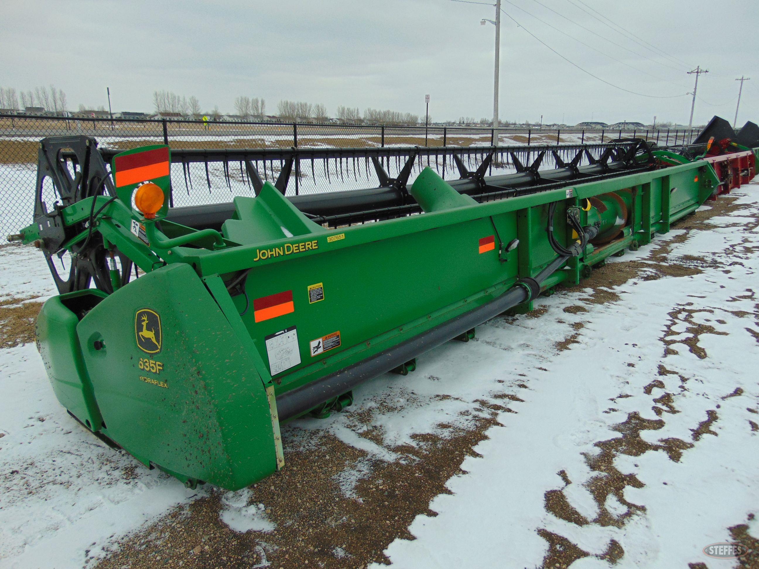 2005 John Deere 635F_1.jpg